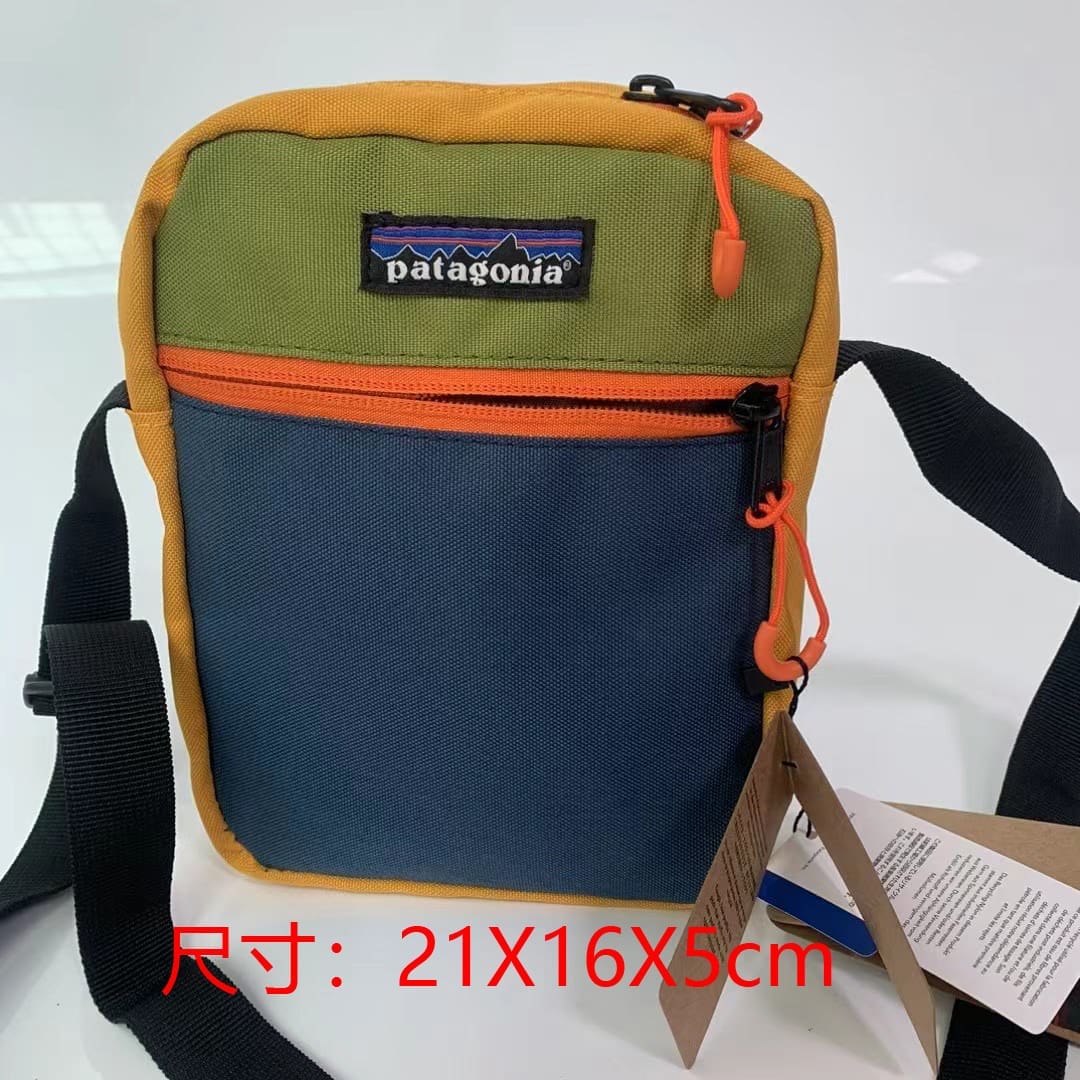 Carhartt Carhart Joint-Name Shoulder Bag