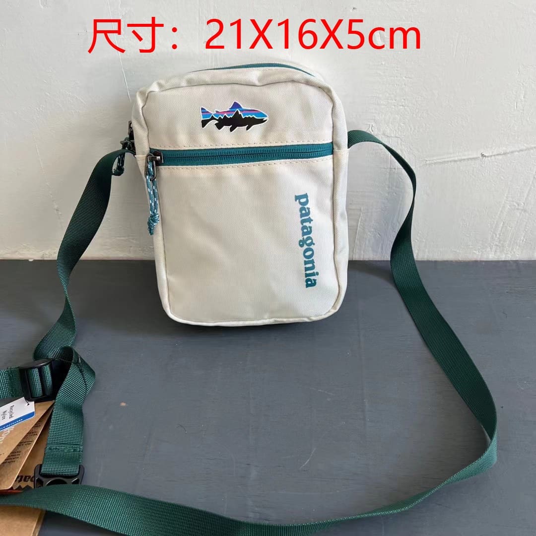 Carhartt Carhart Joint-Name Shoulder Bag