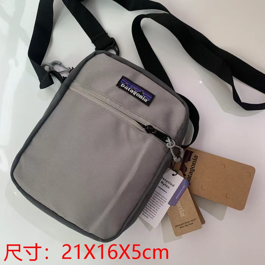Carhartt Carhart Joint-Name Shoulder Bag